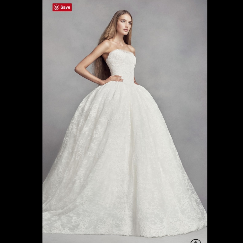 CLEARANCE! White VERA WANG Sweetheart Lace Wedding Dress 8